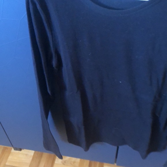 THE GAP black lightweight sweater - Picture 4 of 6